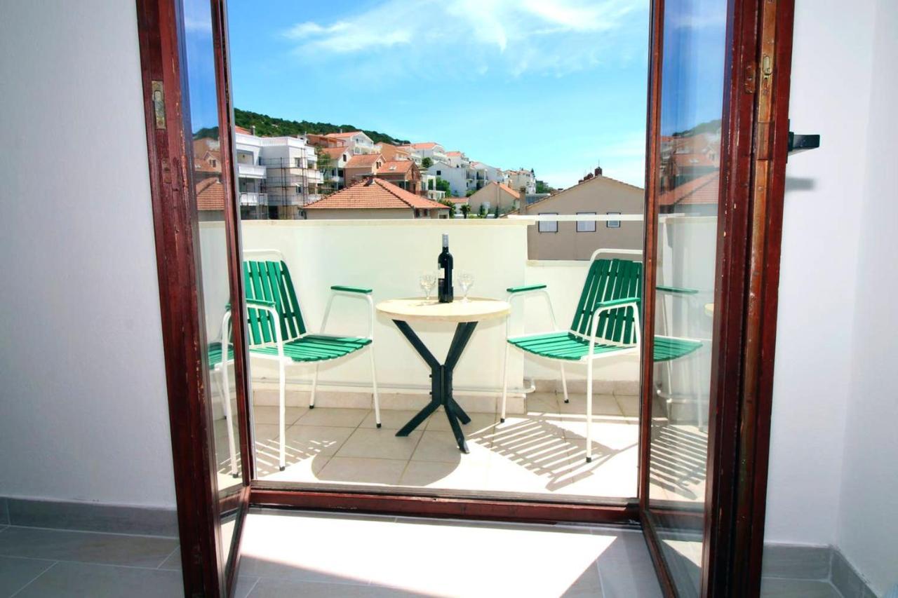 Charming Apartment In Tisno With 2 Bedrooms And Air Conditioning 外观 照片